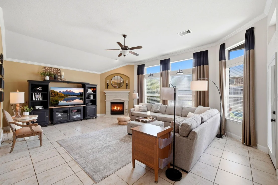 Photo of 25910 Northcrest Drive