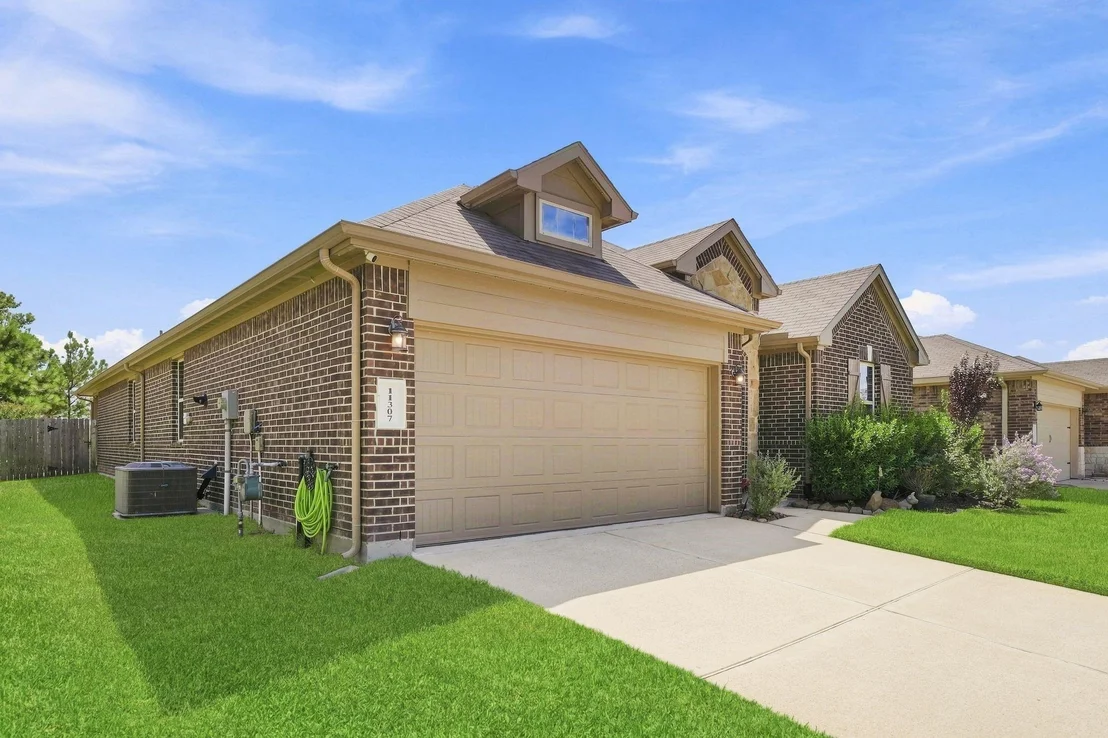 Photo of 11307 Dawn Beach Lane