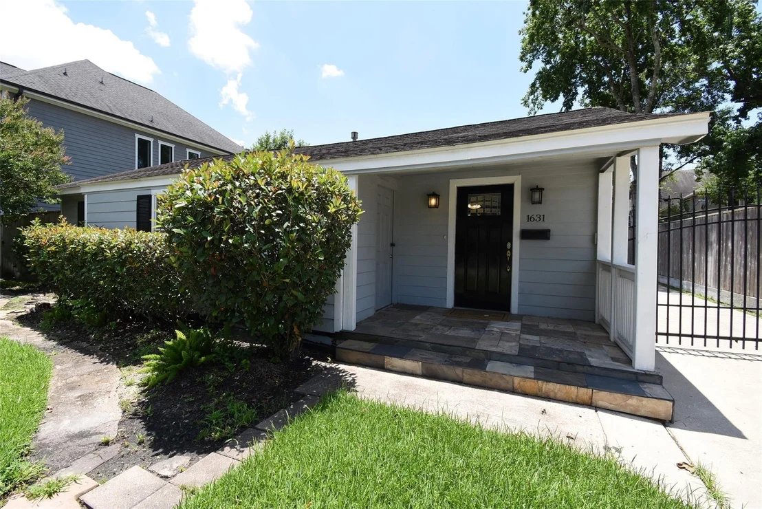 Photo of 1631 Chantilly Lane