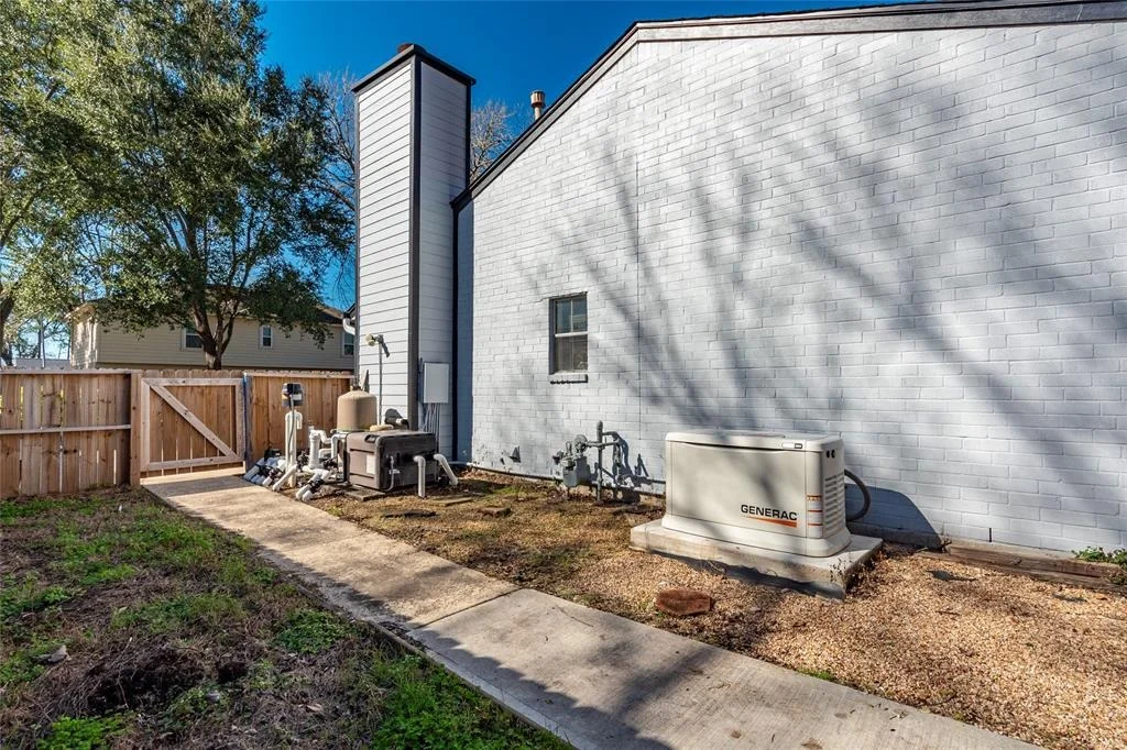 Photo of 2302 Parkview Drive