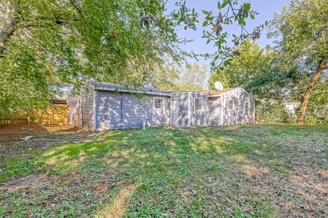 Photo of 5102 Lyndhurst Drive