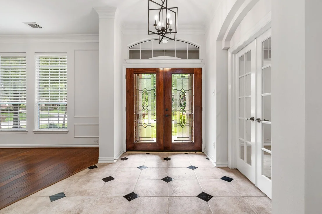 Photo of 187 E Lansdowne Circle