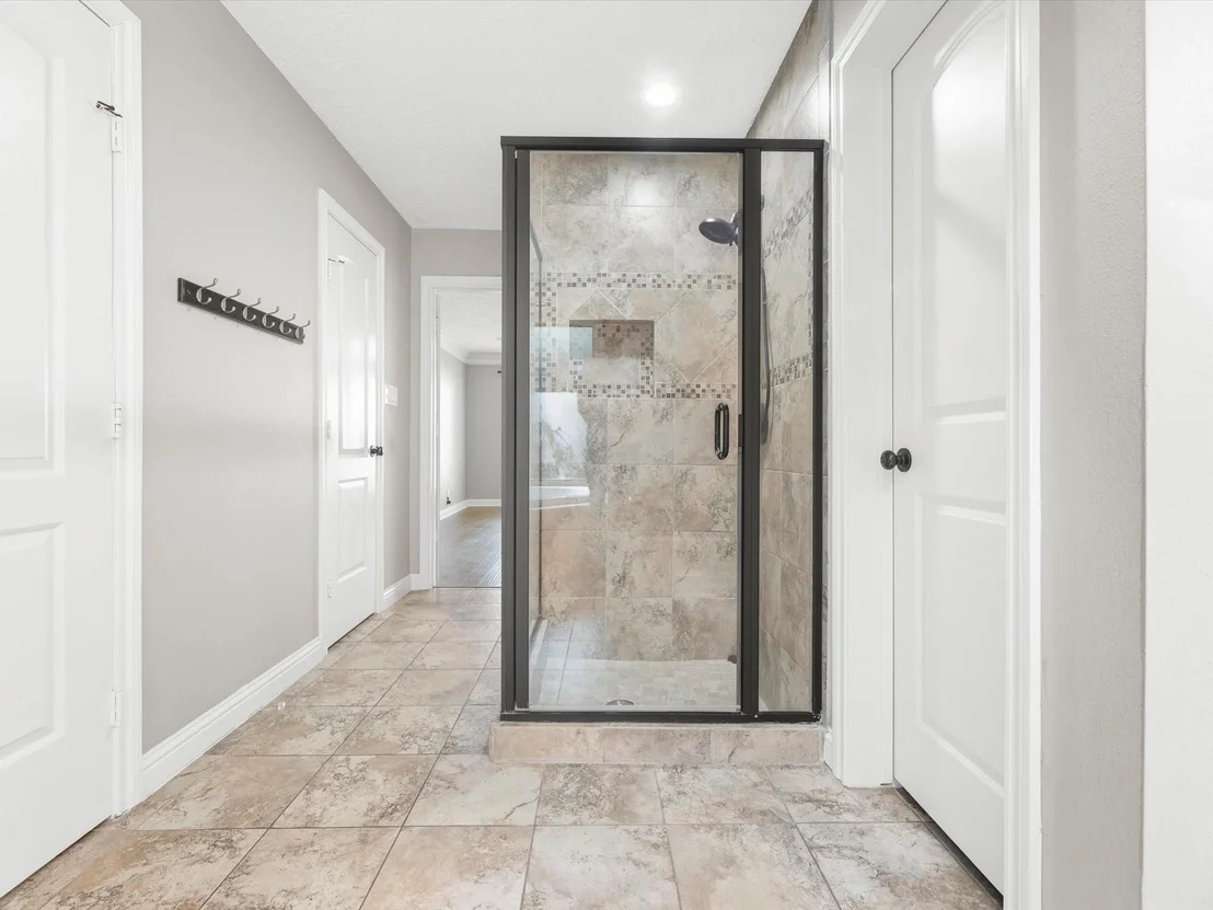 Photo of 18310 Lake Oaks Drive
