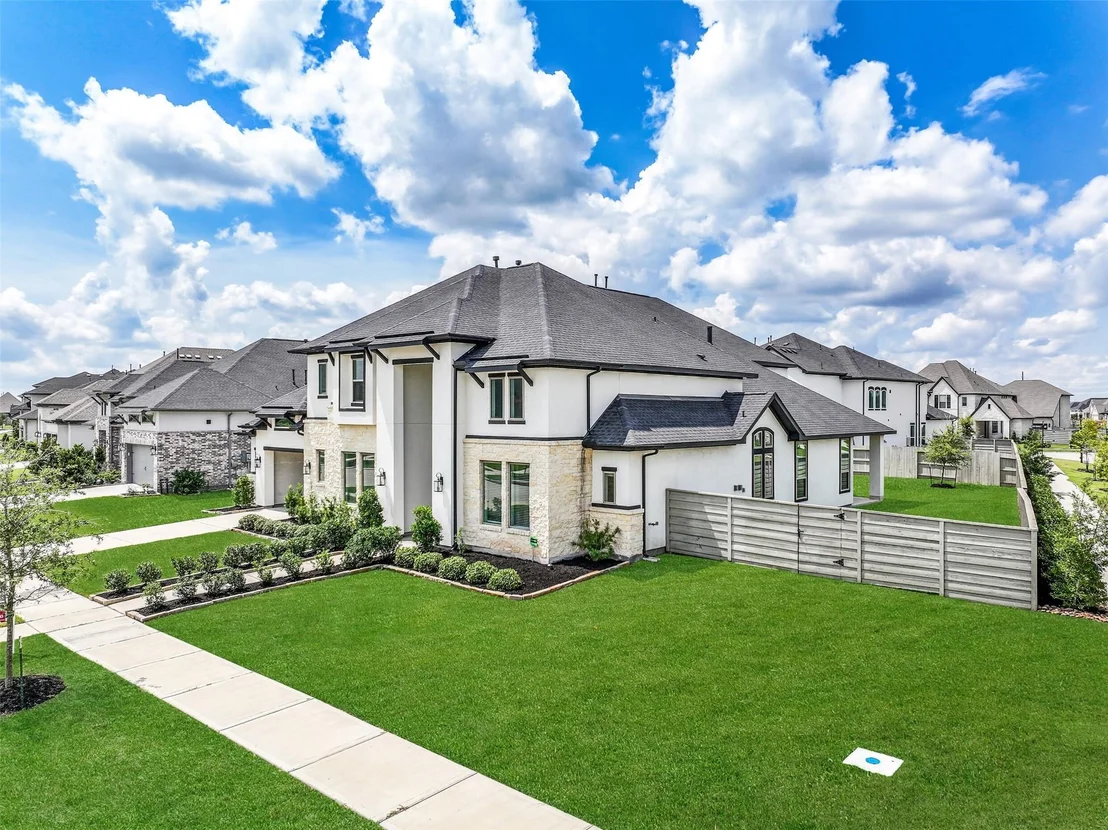 Photo of 4902 Grapevine Lane