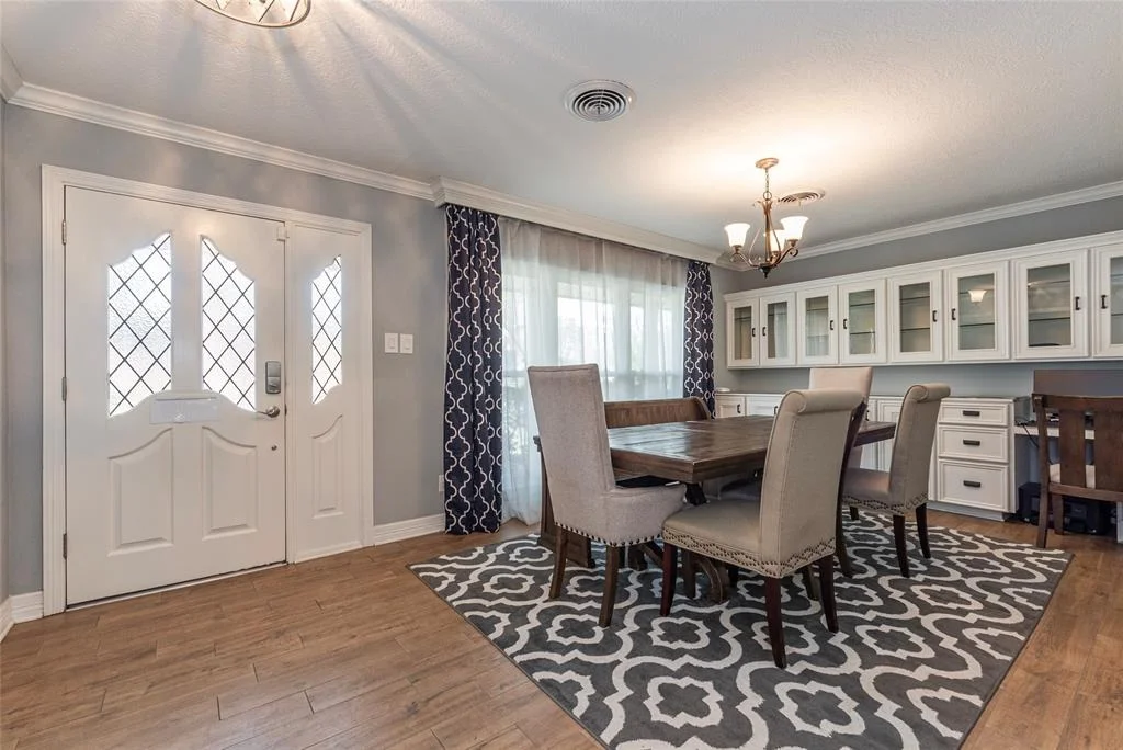 Photo of 1050 Royal Oak Drive