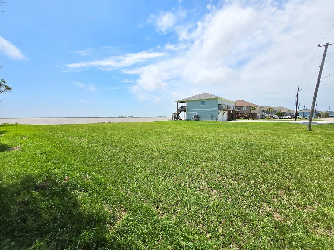 Photo of 1664 W Bayshore Drive