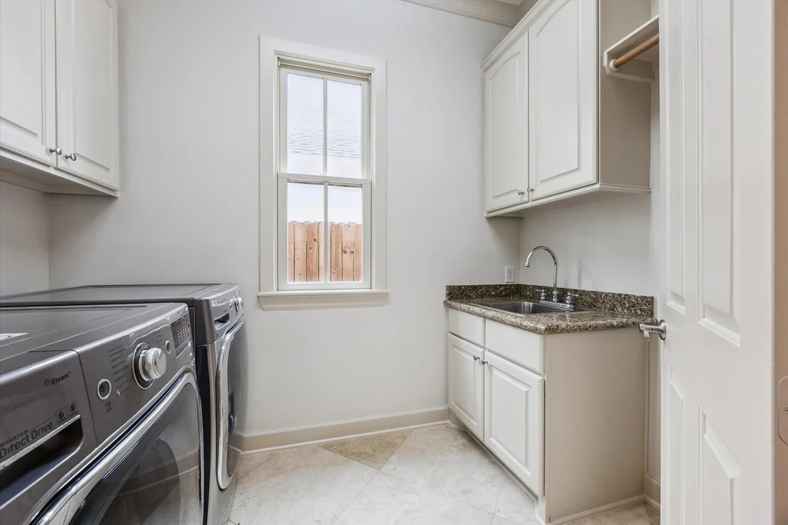 Photo of 2520 Westgate