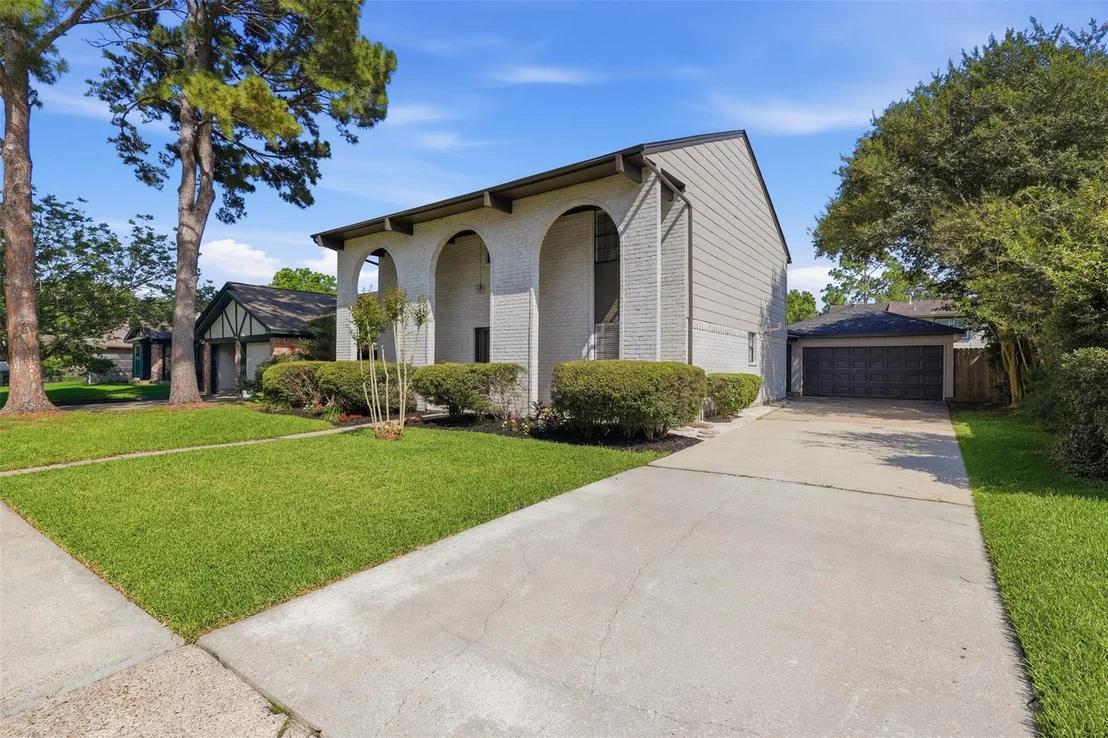 Photo of 16306 Mill Point