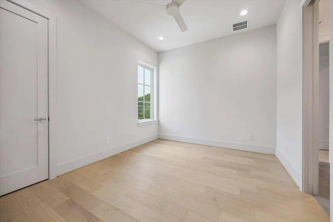 Photo of 1118 Jackson Boulevard