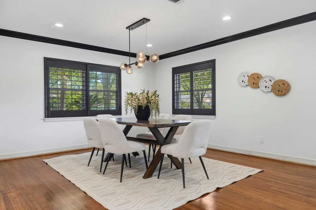 Photo of 2302 Chimney Rock Road
