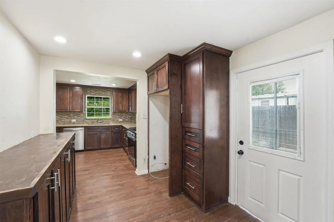 Photo of 2922 Pansy Street