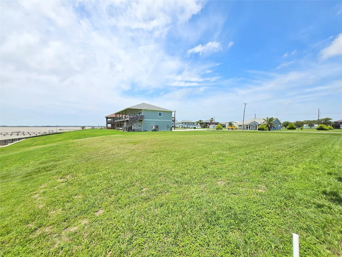 Photo of 1664 W Bayshore Drive
