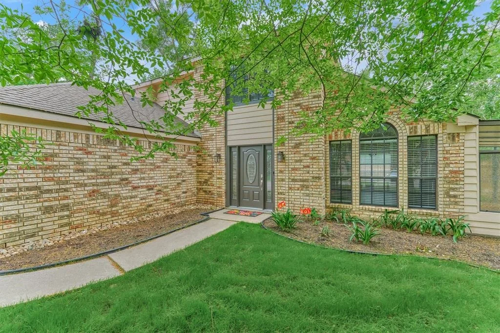 Photo of 199 N Village Knoll Circle