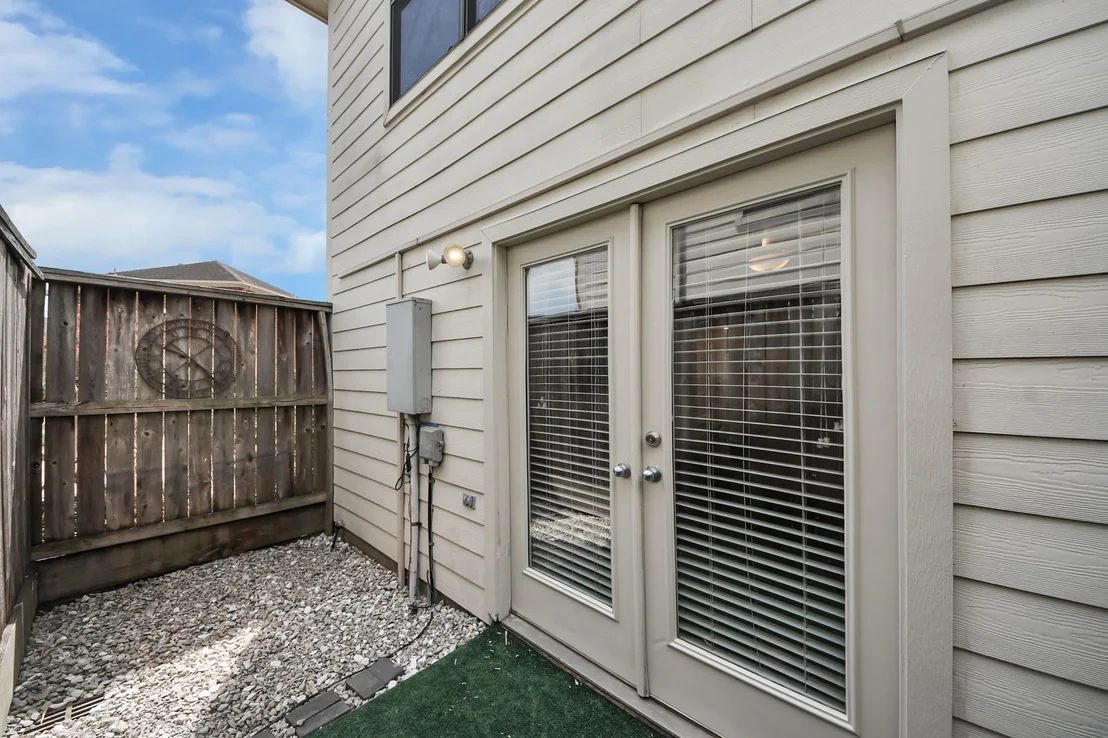 Photo of Unit 205 at 5941 South Loop E
