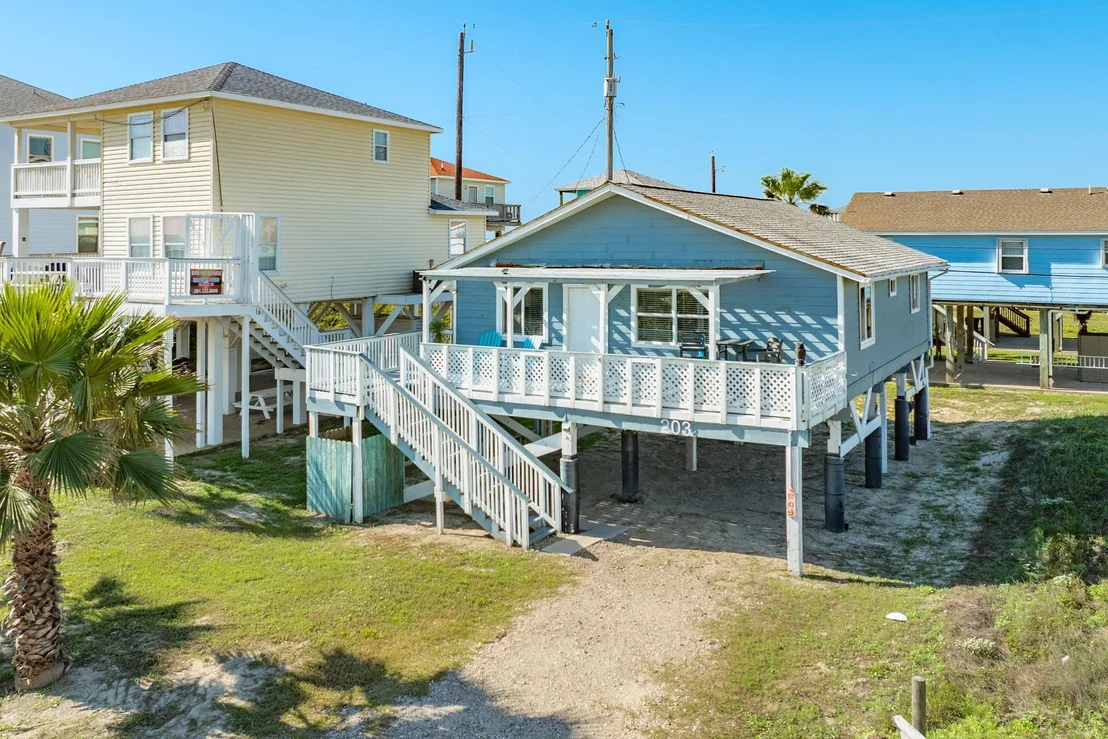 Photo of 203 Carlton Avenue