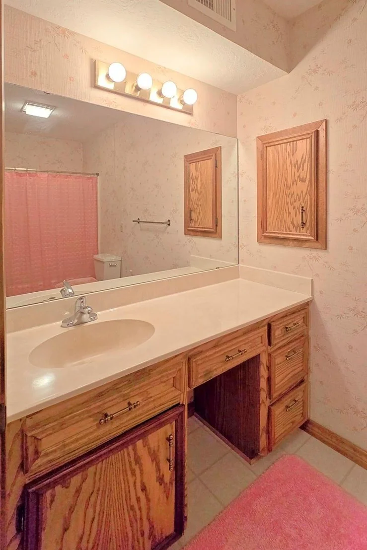Photo of 1000 Crestline Lane