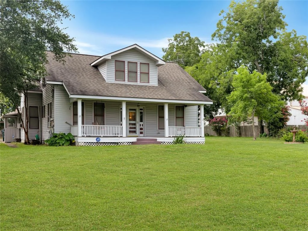 Photo of 1233 Eagle Lake Road