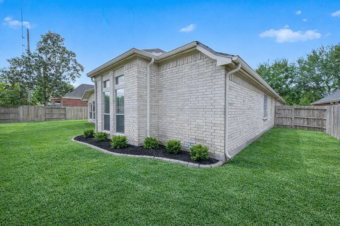 Photo of 1202 Waterside Estates Circle