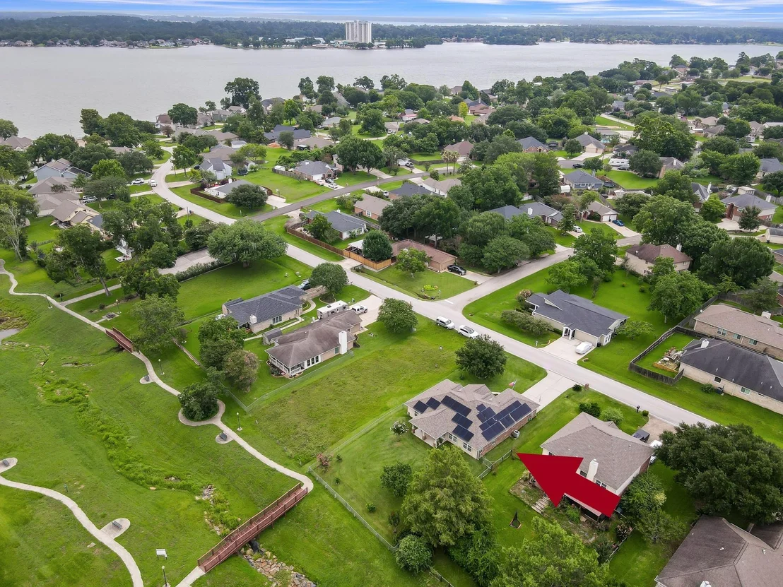 Photo of 327 Cape Conroe Drive