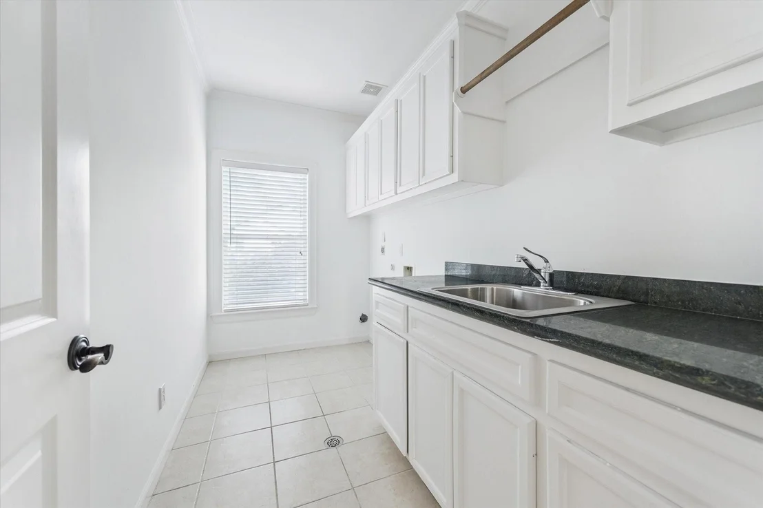 Photo of 6106 Fordham Street