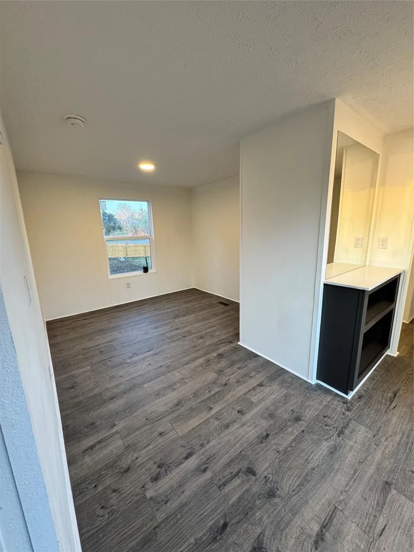 Photo of 409 W Harris Avenue
