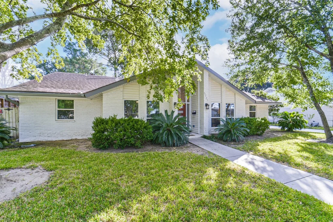 Photo of 5731 Grape Street