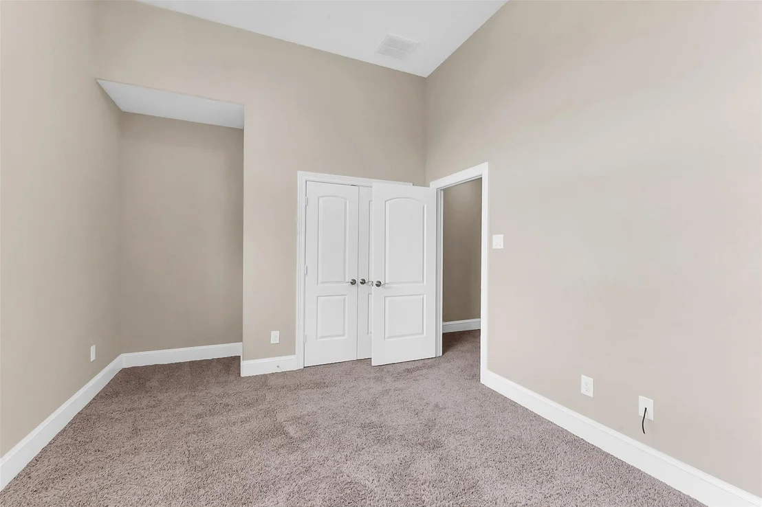 Photo of 905 Garden Oaks Trace