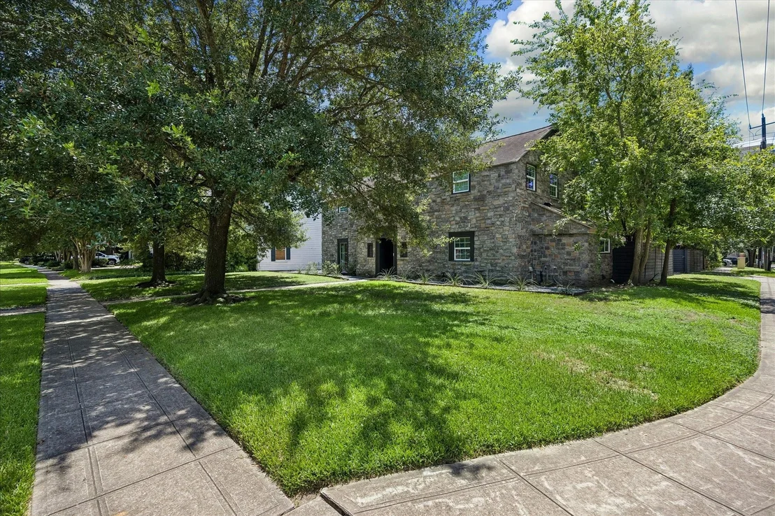 Photo of 3071 Locke Lane