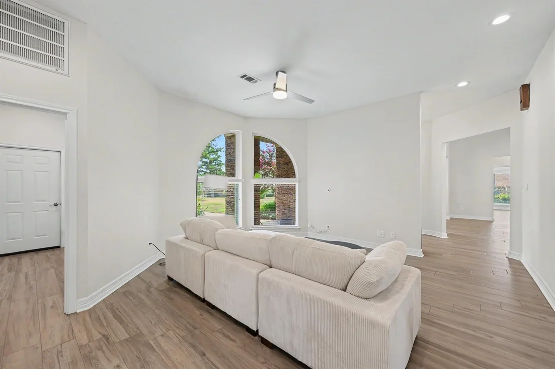 Photo of 60 La Jolla Circle