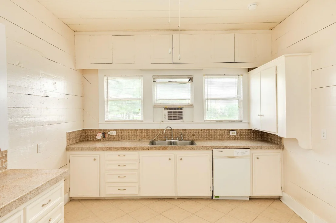 Photo of 331 W Broad Street
