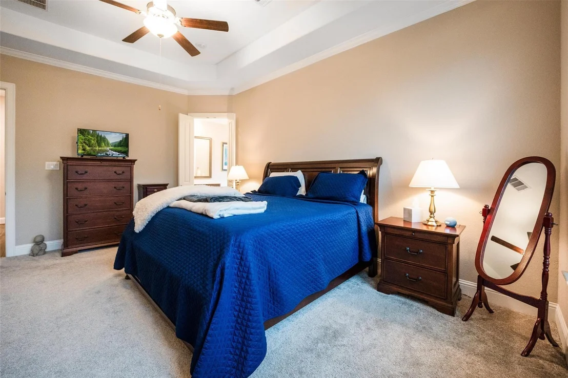 Photo of 915 Falcon Hollow Lane