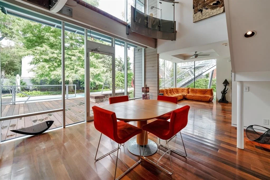 Photo of 2320 Blue Bonnet Boulevard