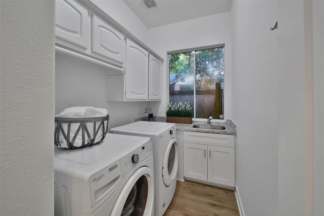 Photo of 1302 Avon Way