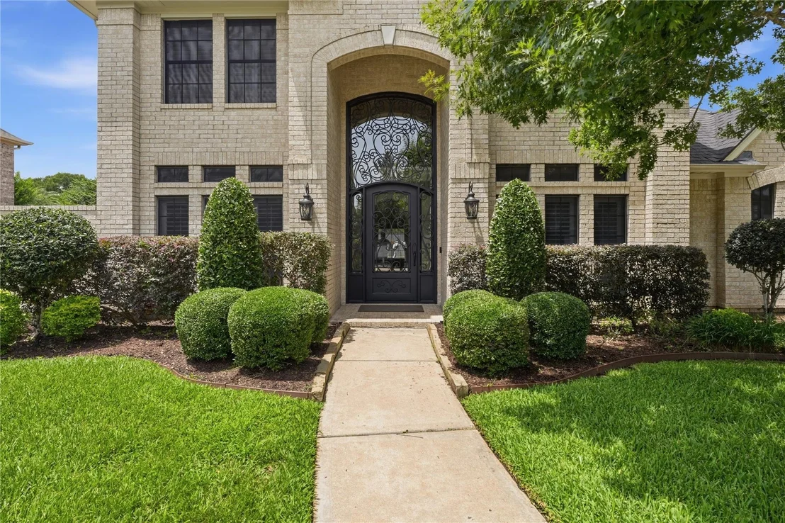 Photo of 6603 Stone Briar Drive