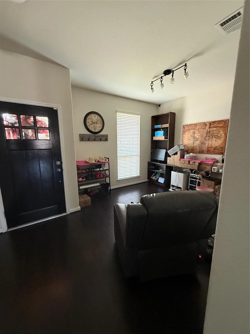 Photo of 7126 Edwanna Lane