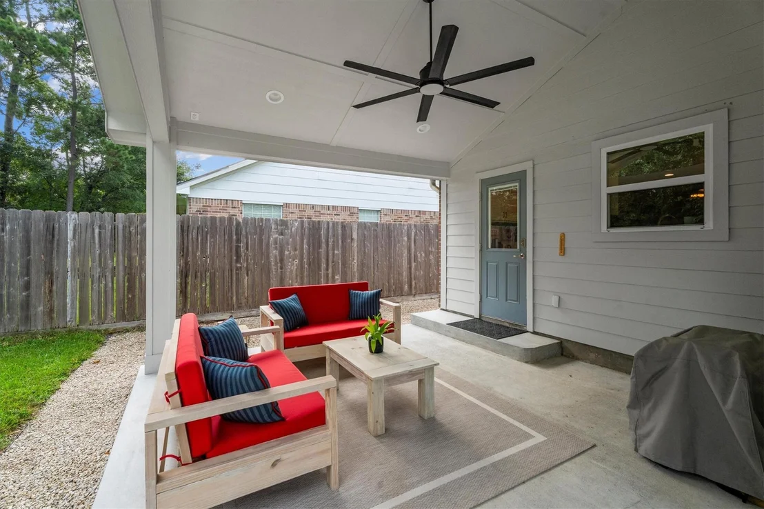 Photo of 1512 Glen Oaks Drive