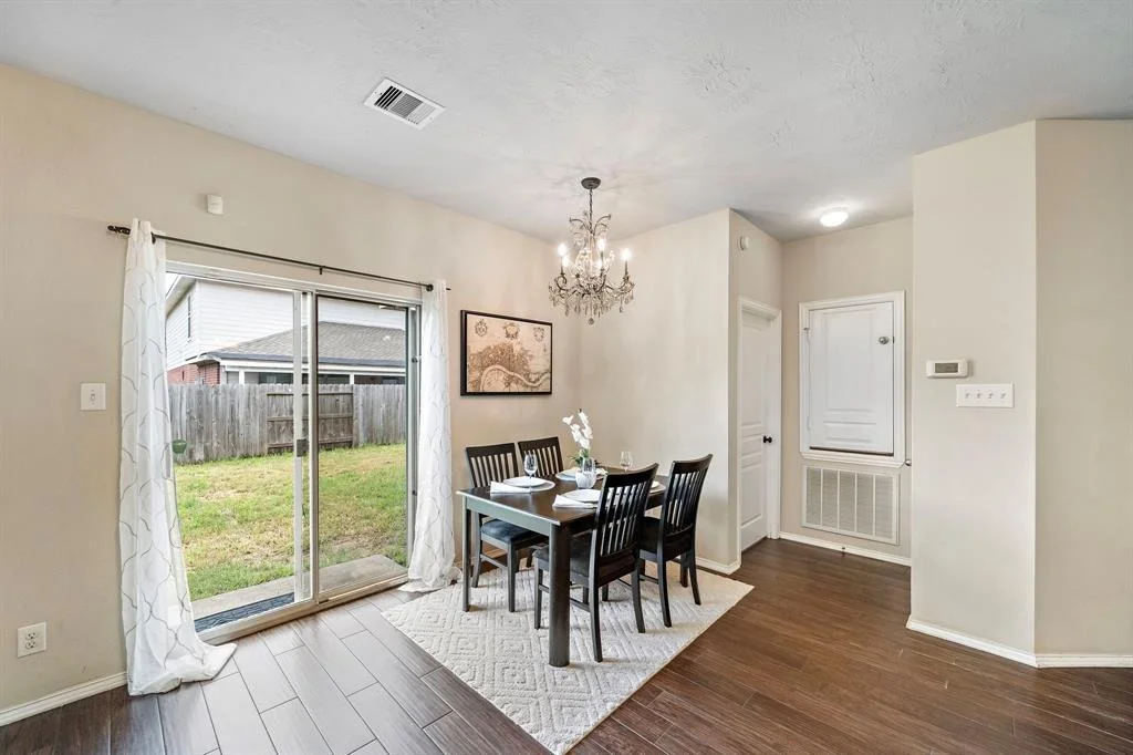 Photo of 6707 Enchanted Crest Drive