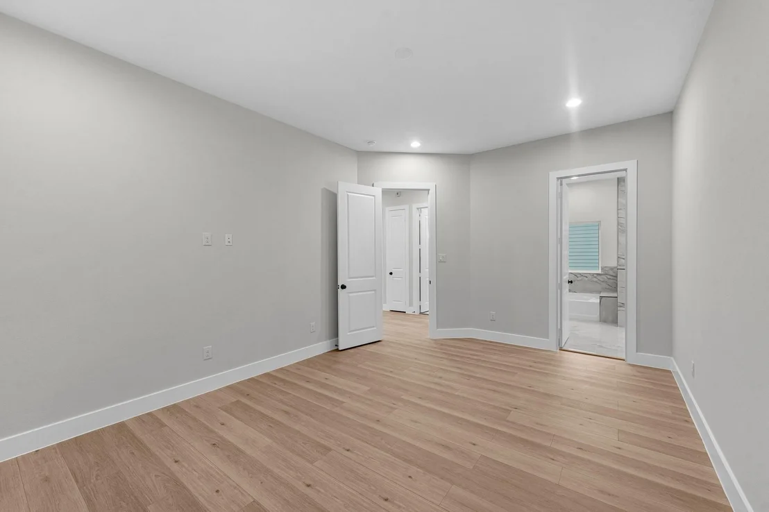 Photo of 2347 Knoblock