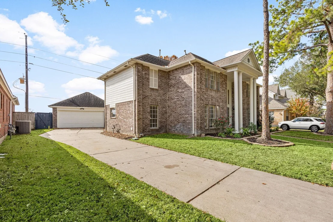 Photo of 22611 Bucktrout Lane