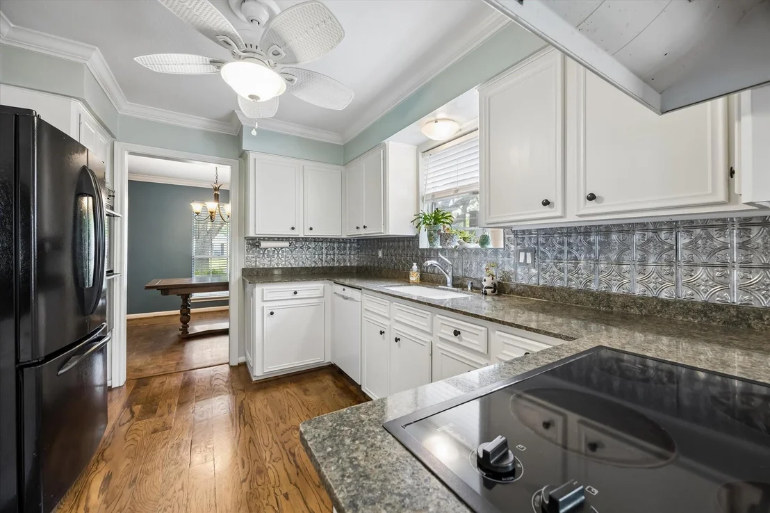 Photo of 7802 Bellerive Drive
