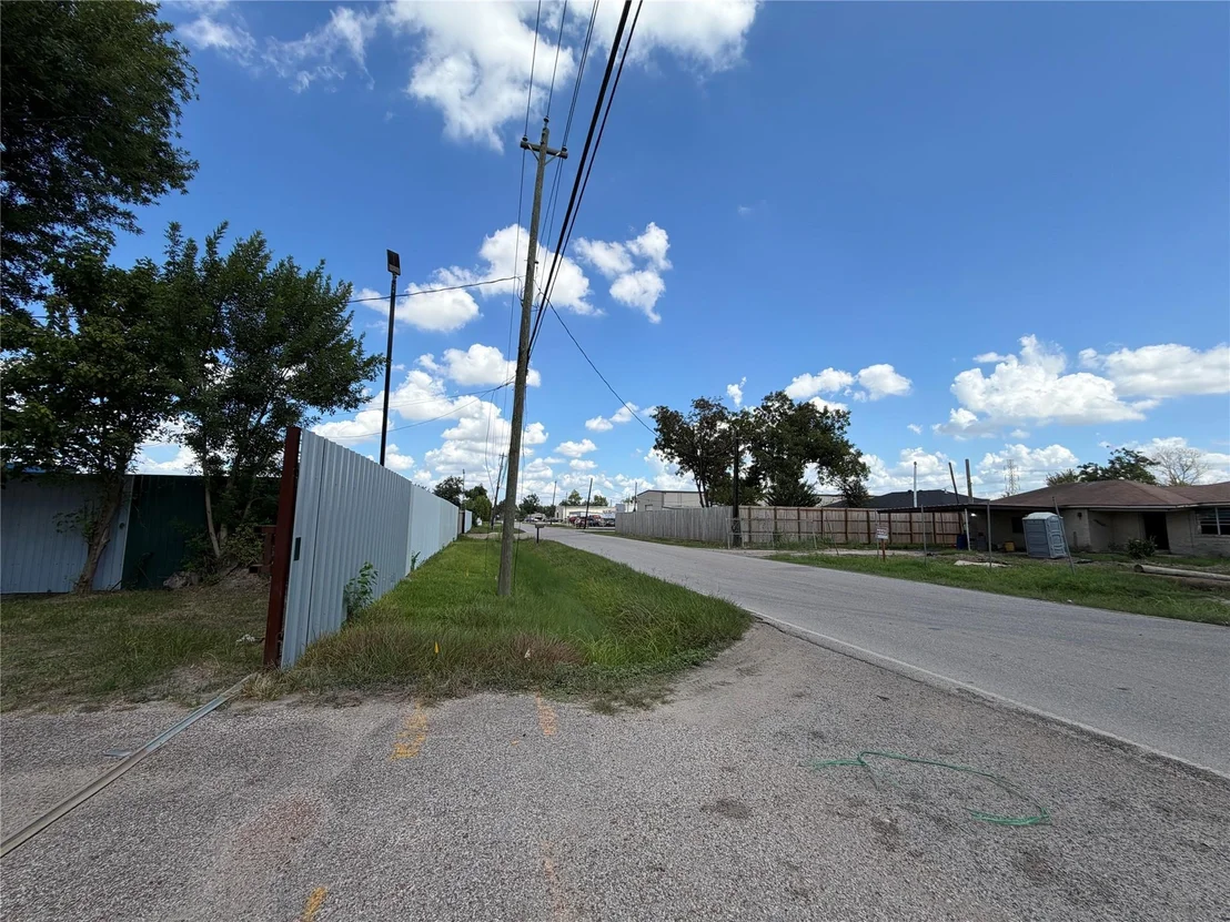 Photo of 13533 Luthe Road
