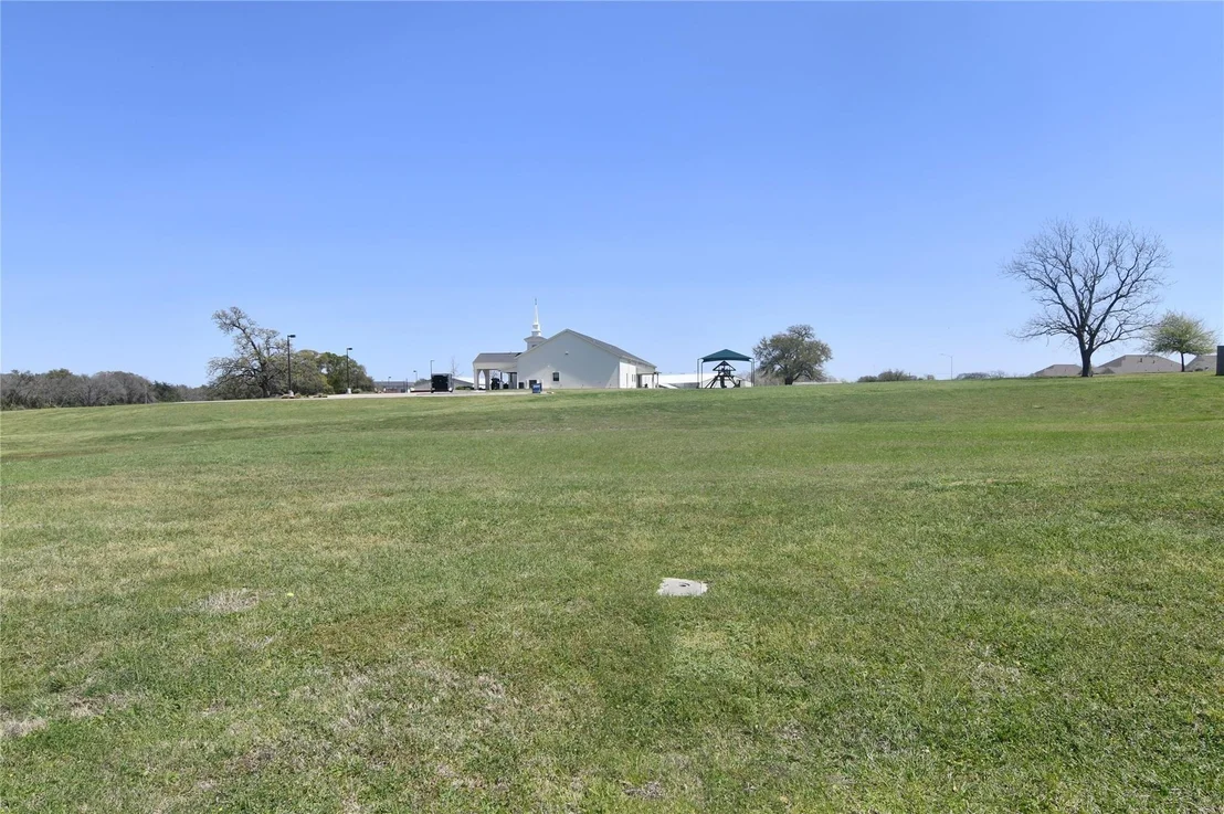 Photo of 1701 Twin Oaks Circle