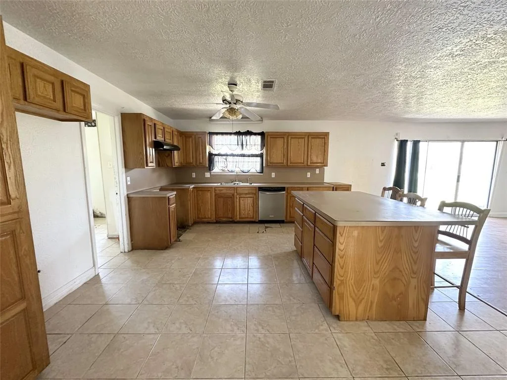 Photo of 1045 Cook Road