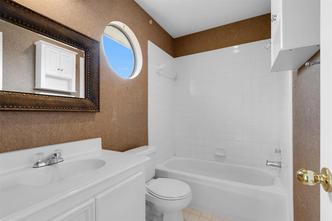 Photo of 1130 Lake View Drive