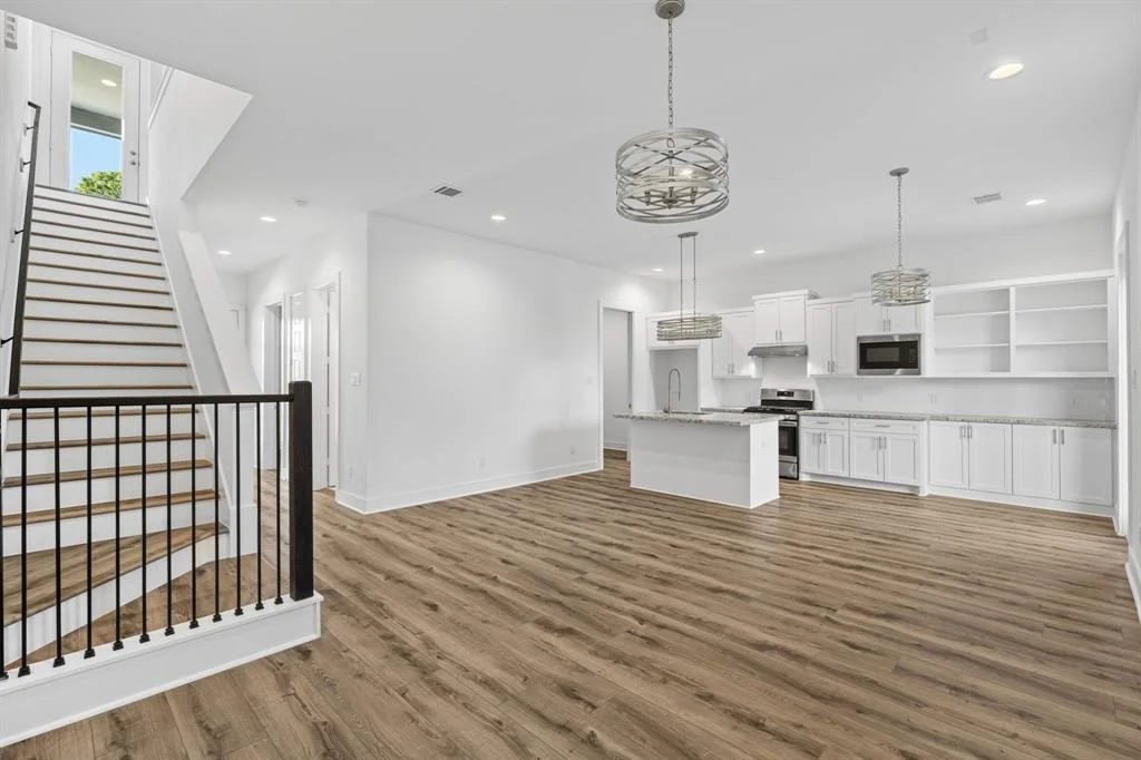 Photo of 5615 Savyon Drive