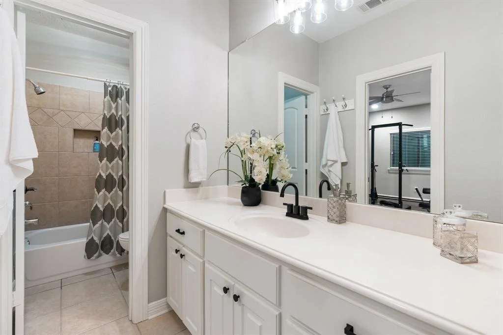 Photo of 337 W Pines Drive