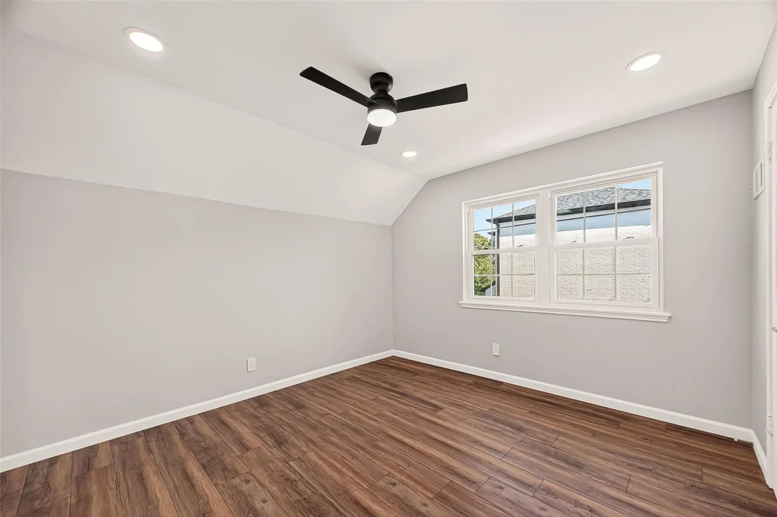 Photo of 418 N Wilcrest Drive