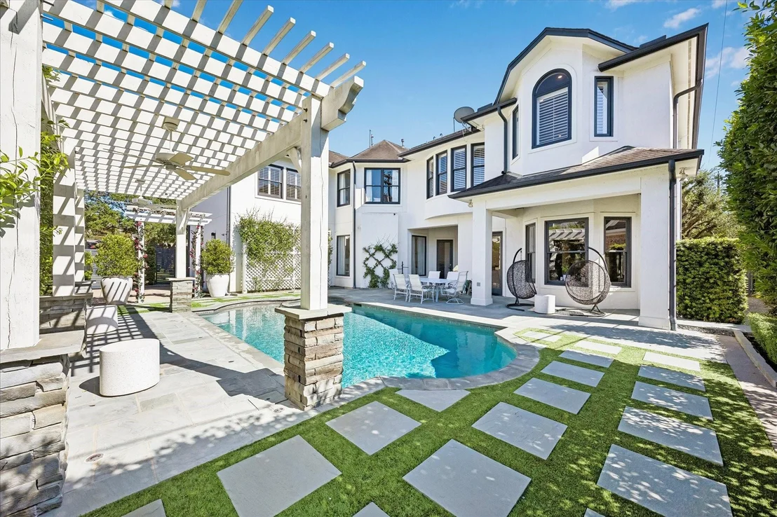 Photo of 1020 River Glynn Drive