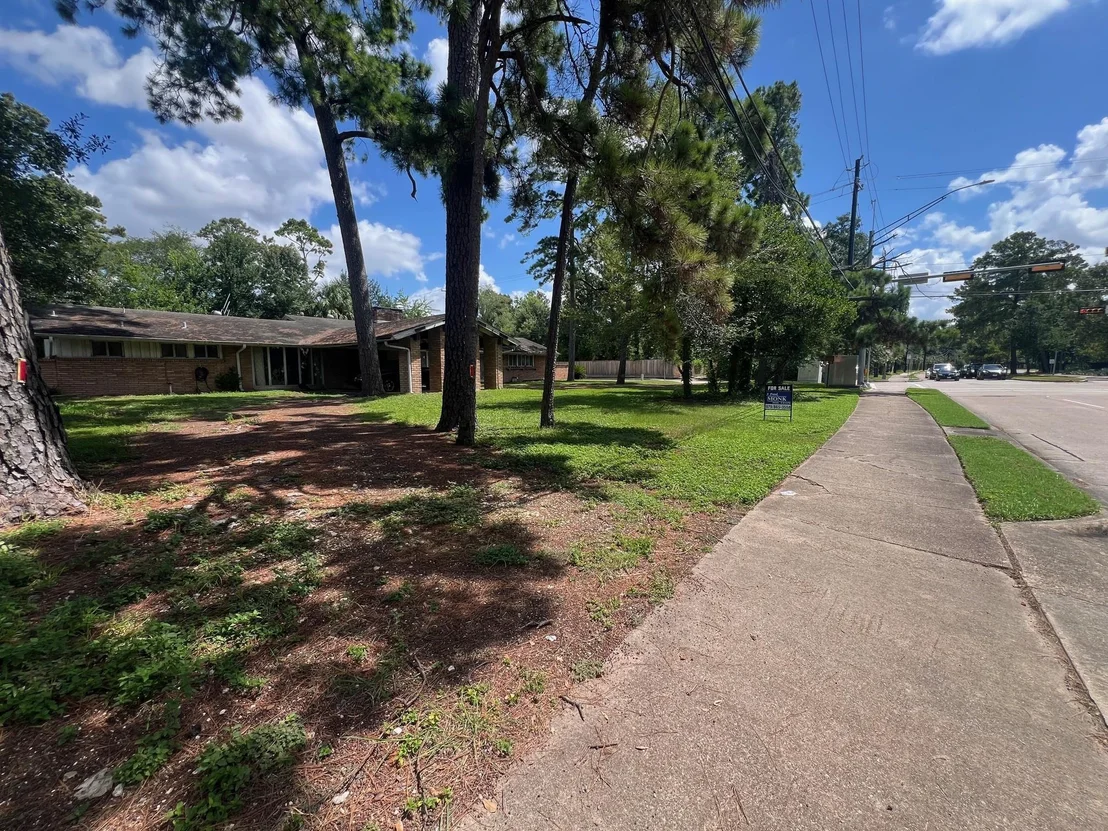 Photo of 9302 Memorial Drive