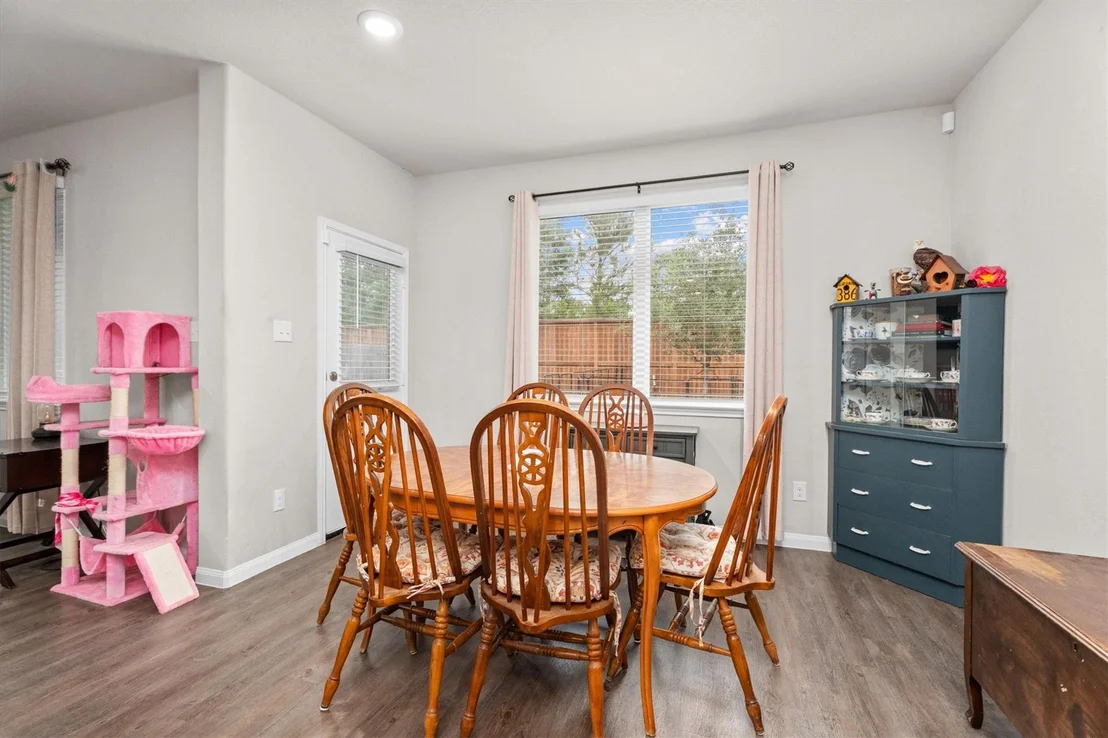 Photo of 1325 Mount Bassie Trail